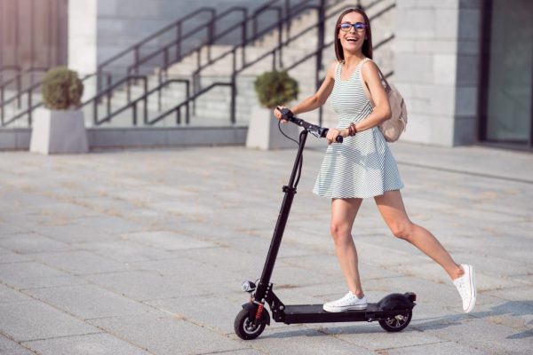 Ecomobilité, les nouvelles alternatives urbaine : trottinettes et scooters électriques
