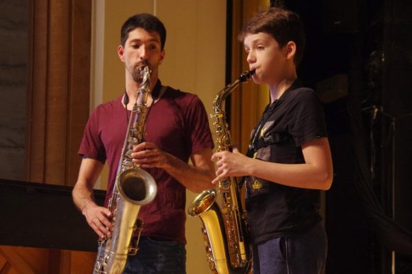 Pourquoi prendre des cours de saxophone à domicile ?